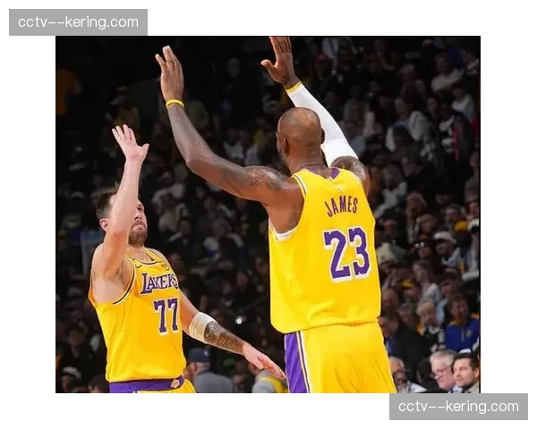 西部季后赛卡位战白热化：第三至第七名球队同日输球，排名再生变数