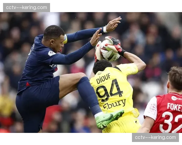 巴黎圣日耳曼提前四轮卫冕法甲，姆巴佩赛季第30球锁定胜局